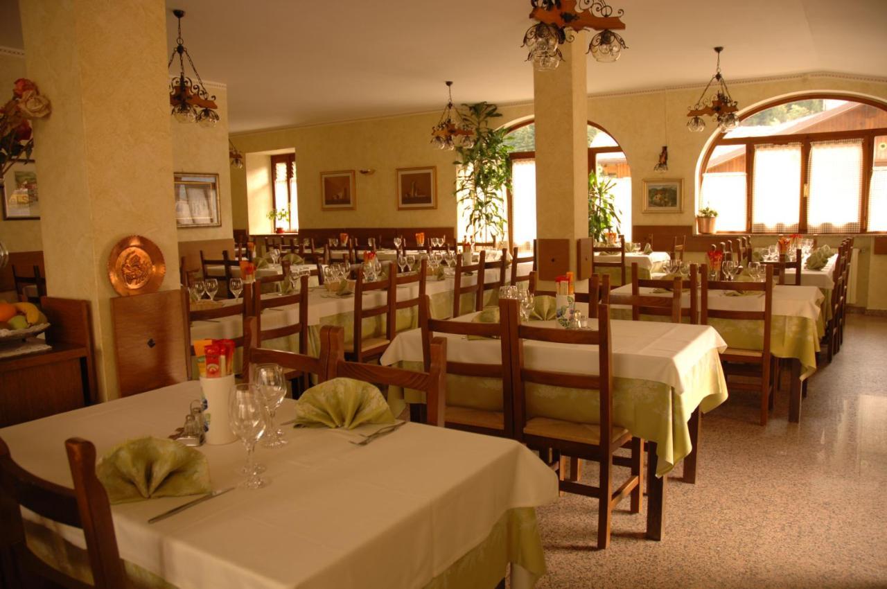 Mezzoldo Albergo Ristorante Sole מראה חיצוני תמונה
